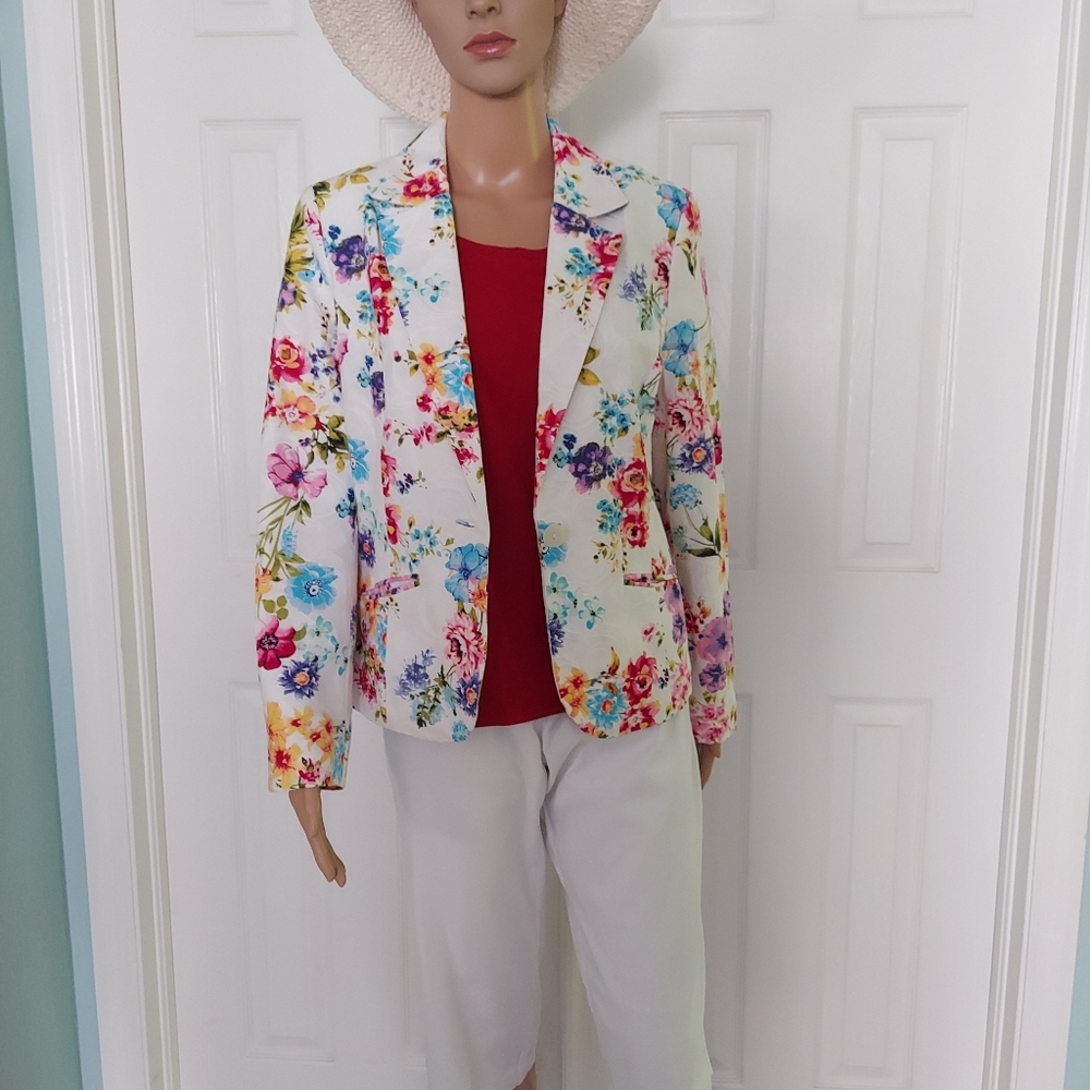 Draper's and Damon's pant suit